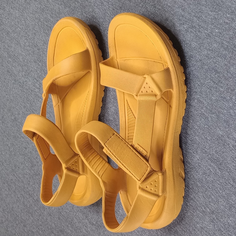 Teva Sandals Men's 9 Yellow Rubber Hurricane Drift Strap